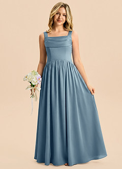 Azazie Drew Junior Robe Trapèze en Satin extensible Plissé Bleu Poussiéreux image4