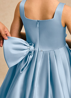 Azazie Lillian vestidos de niña de las flores Vestido Azul Pálido de Satin Mate de Vestido de princesa con Plisado image5