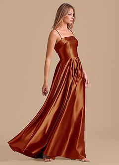 Azazie Lucienne 신부 들러리 드레스 A라인 주름진 메탈릭 새틴 바닥 길이 드레스 image5