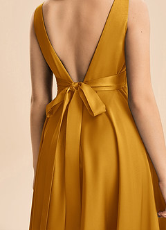 Azazie Gabby Junior Robe Trapèze en Satin extensible Plissée Caramel écossais image2