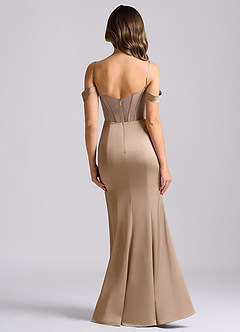 Azazie Alyce Jurken voor bruidsmeisjes Converteerbaar Jurk van Stretch Satijn met Zeemeermin Off the Shoulder Taupe image2