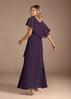Azazie Eliza Mère de la mariée Robes Robe Trapèze en Mousseline de soie Col V plissé Prune image3
