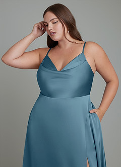 Azazie Sarella Robes de demoiselle d'honneur Robe Trapèze en Satin extensible Plissé Bermude image9
