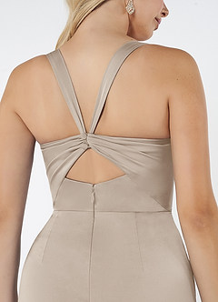 Azazie Mero Robes de demoiselle d'honneur Robe Fourreau en Satin extensible Plissée Givre image3