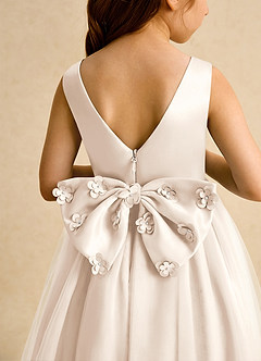 Azazie Malva Venta Final Vestido de Alabastro Blanco de Tul de Corte Princesa con Lazo image8