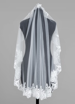 front Persila Lace Fingertip Veil
