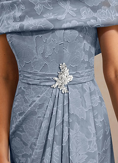 Azazie Branford vestidos de madre de la novia Vestido de Azul Polvoriento de Devorado Floral de Corte En A con Plisado image6