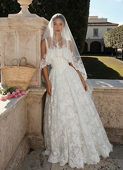 Lace Mantilla Juliette Fingertip Veil
