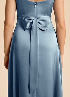 Azazie Kiki Junior Robe Trapèze en Satin extensible Nœud Bleu Poussiéreux image4