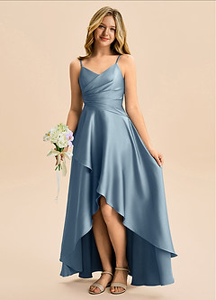 Azazie Eirlys Junior Vestido Azul Empoeirado de Cetim elástico de Linha A com Plissado image1