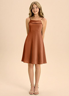 Azazie Anselie Junior Abito A-Line in Raso Elasticizzato Plissettato Rame image5