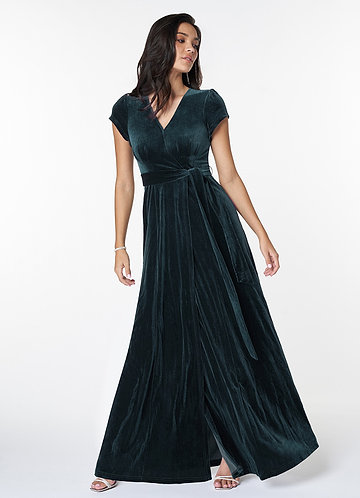 Semi formal plus size hot sale dresses for a wedding