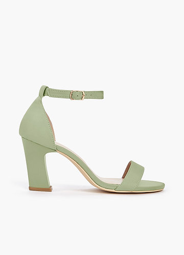front Bijpassende kleur stretch satijnen sandalen met één bandje en gesp en dikke hak