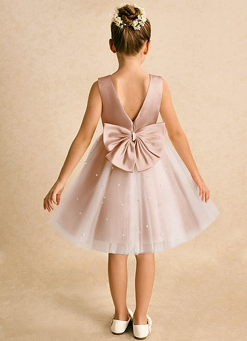 Azazie Esme Vestidos de Niña de Flores Vestido de Champán Rosado de Tul de Corte Princesa con Lazo image1