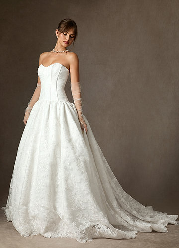 Azazie Giselle Robe de Mariée Robe Princesse en Dentelle Sans bretelle Blanc De Diamant image1