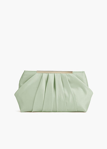 front Bijpassende kleur matte satijnen geplooide clutch