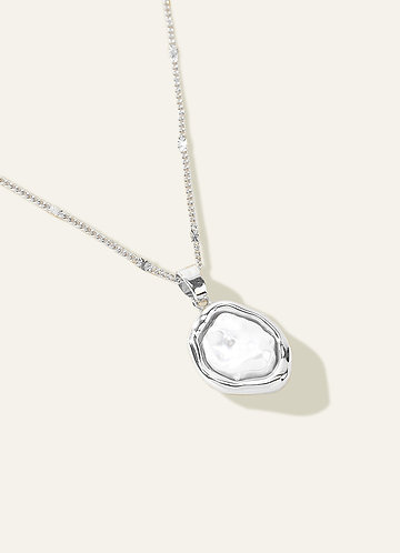 front Irregular Frame Pearl Necklace