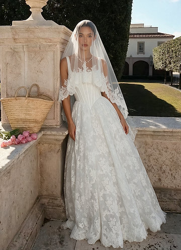 front Lace Mantilla Juliette Fingertip Veil