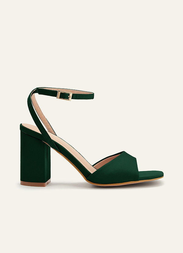 front Tacones de bloque con punta cuadrada en satén elástico a juego