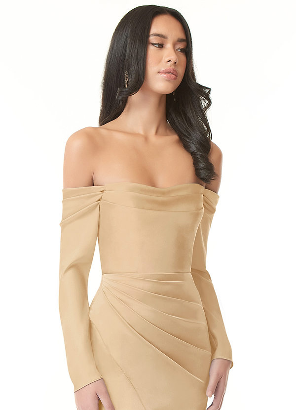 Azazie Hallie Vestidos Dama de Honor Vestido de Oro de Satén Elástico de Corte Recto Convertible con Manga larga con hombros descubiertos image1