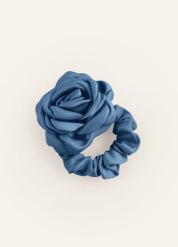 front Bijpassende kleur matte satijnen rozen scrunchie