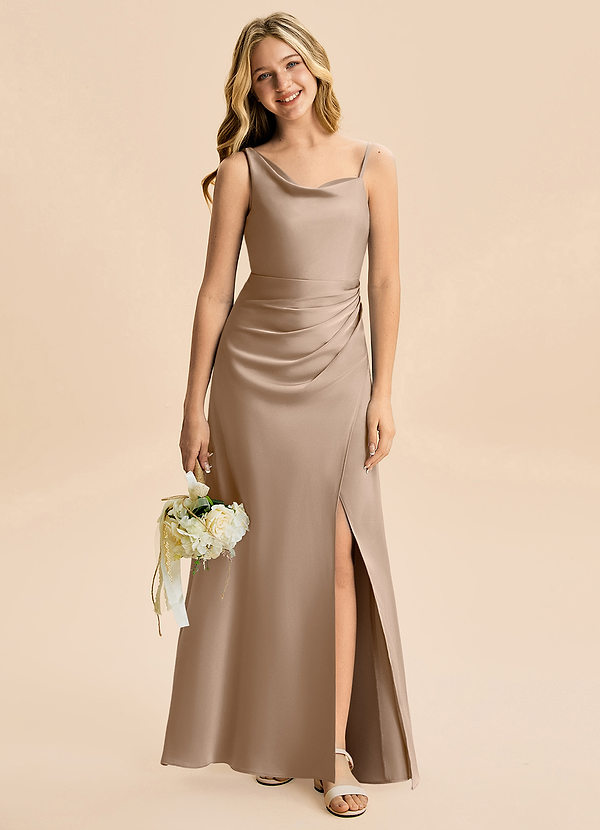 Azazie Abby Junior Robe Fourreau en Satin extensible Plissé Taupe image1
