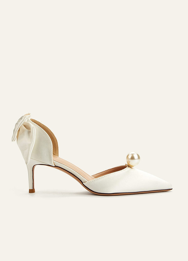 front Zapatos de tacón con perlas de satén y lazo