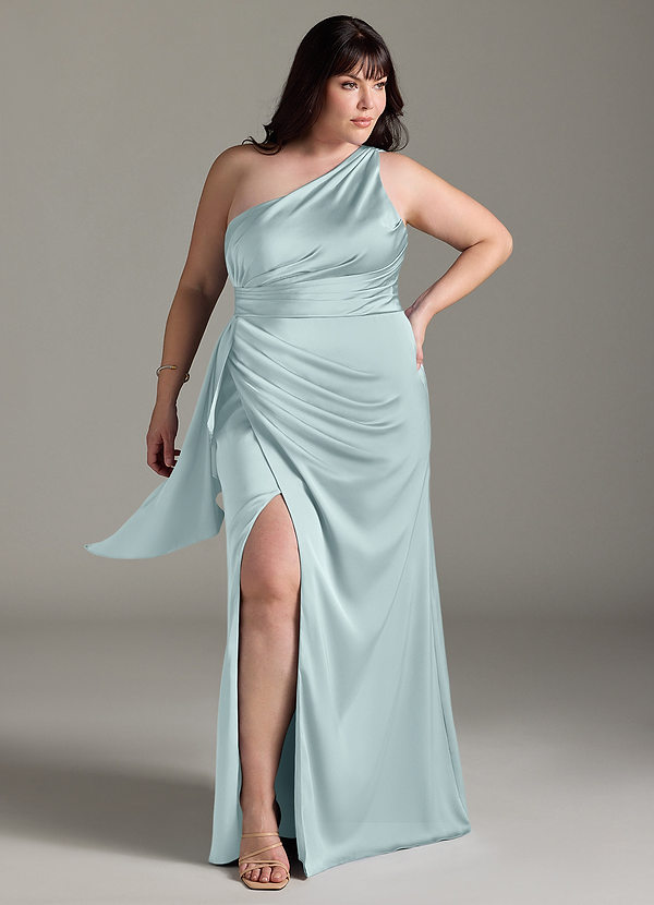 Azazie Maive Robes Demoiselle d'honneur Robe Fourreau en Satin extensible Rayé Brume image1