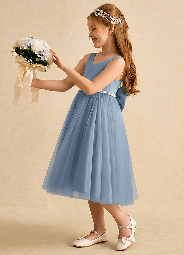 Azazie Firefly Vestidos de Niña de Flores Vestido de Azul Polvoriento de Satin Mate de Corte En A con Lazo image1