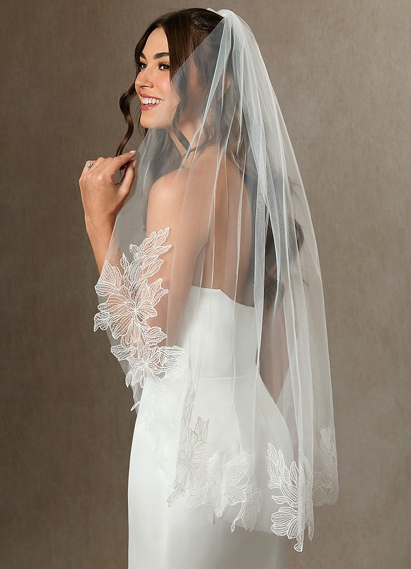 Embroidered Floral Lace Hem Fingertip Length Veil