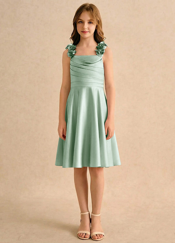 Azazie Resa Girls Formal Blomsterpigekjoler A-Line Plisseret Mat satin Knælængde Kjole image1