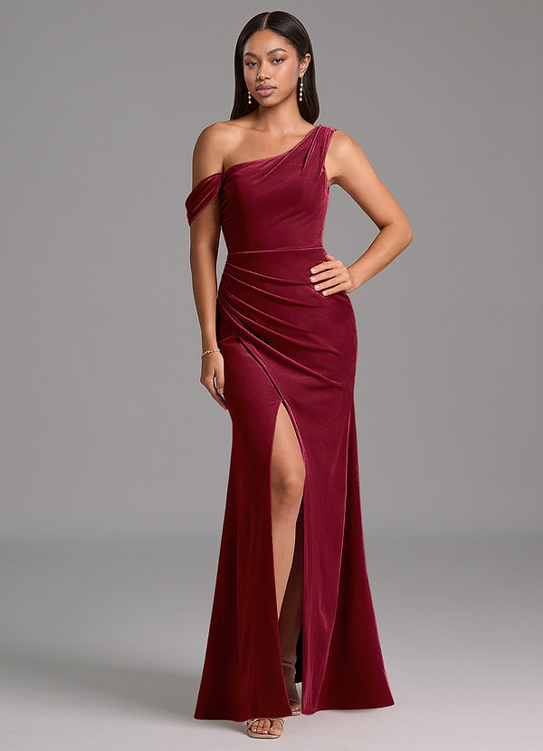 Azazie Madelyn Robes Demoiselle d'honneur Robe Fourreau en velours Ue épaule Bourgogne image1