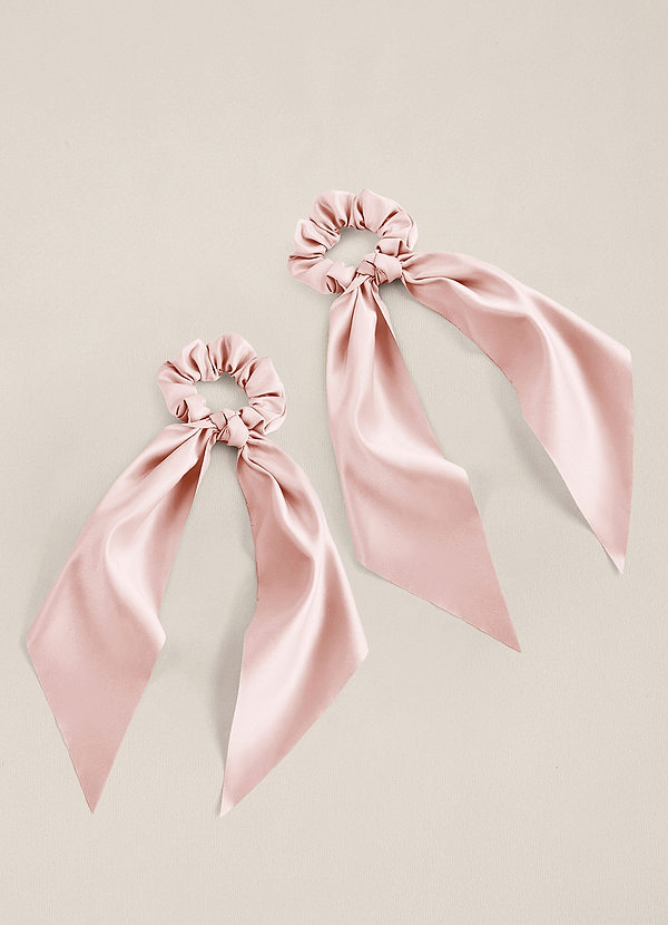 front Set van bijpassende matte satijnen haarsjaalscrunchies
