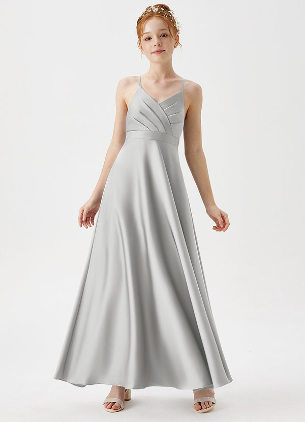 Azazie Avelina Junior Vestido de Plata de Satén Elástico de Corte En A con Plisado image1