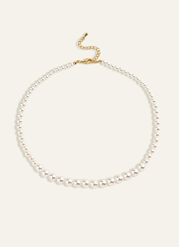 front Elegant Pearl Necklace