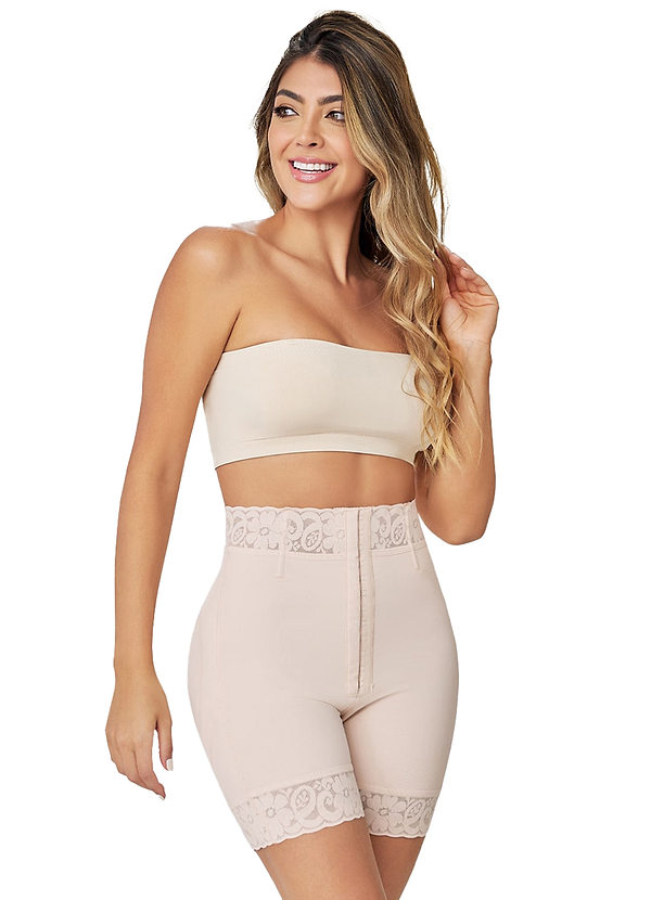 front Curveez Maximum Control Lifting Shorts