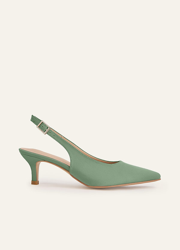 front Slingback schoenen met spitse neus en kittenhak in bijpassende matte satijnen kleur.