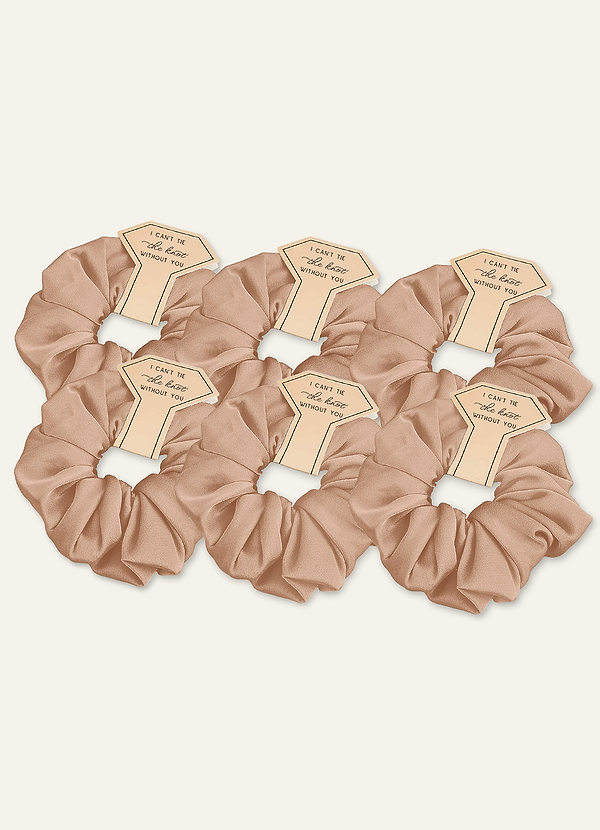 front Conjunto de 6 scrunchies grandes de cetim elástico para madrinhas, em cores combinando.