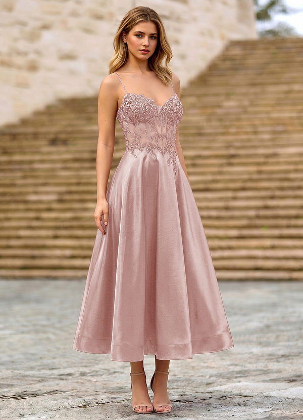 Cemtine Lyserød Blonde, pailletter, broderi, satin, bryllupsgæst image1
