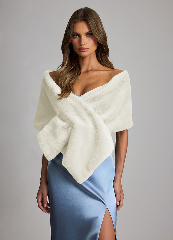 front Châle de soirée élégant en fausse fourrure pelucheuse