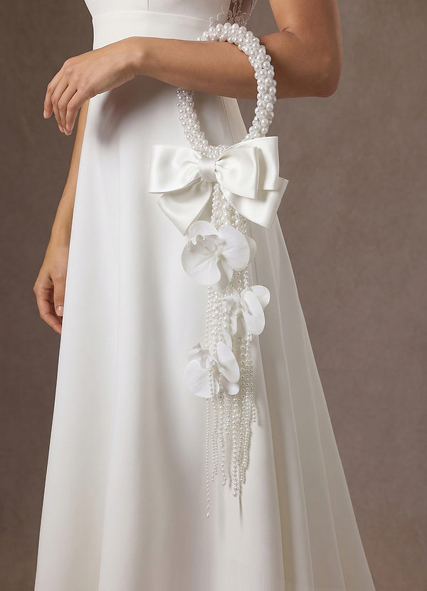 front Pearl Tassel Handheld Bouquet