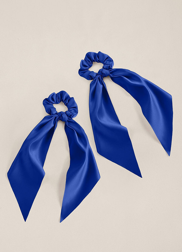front Set van bijpassende matte satijnen haarsjaalscrunchies