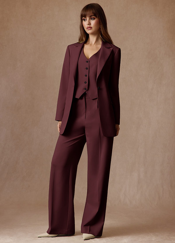 front Rowan Cabernet Traje de tres piezas de alto rendimiento con tejido refinado