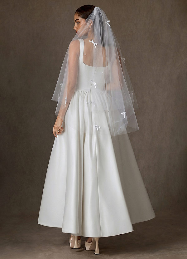 front Lily Double Layer Bow Pearl Fingertip Veil