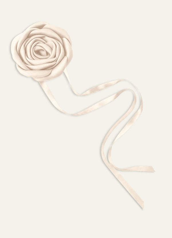 front Collana con corda e fiore di rosa in tinta