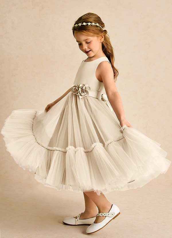 Azazie Miracle Vestidos de Niña de Flores Vestido de Champán de Satin Mate de Corte En A con Lazo image1