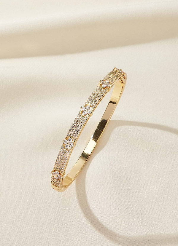 Four-leaf Flower Zircon Bangle front