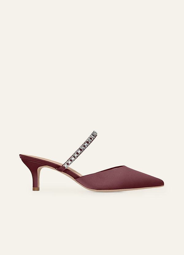 front Escarpins à talons chaton assortis en satin stretch et strass