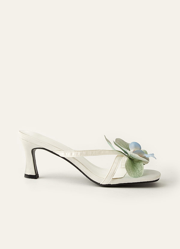 front Romantic 3D Orchid Kitten Heel Thong Mules