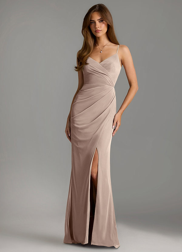 Azazie Maci Robes Demoiselle d'honneur Robe Fourreau en Maille Plissée Taupe image1